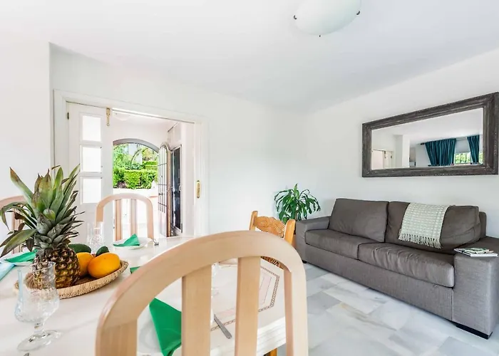 Villa Elviria Sol 马尔韦利亚